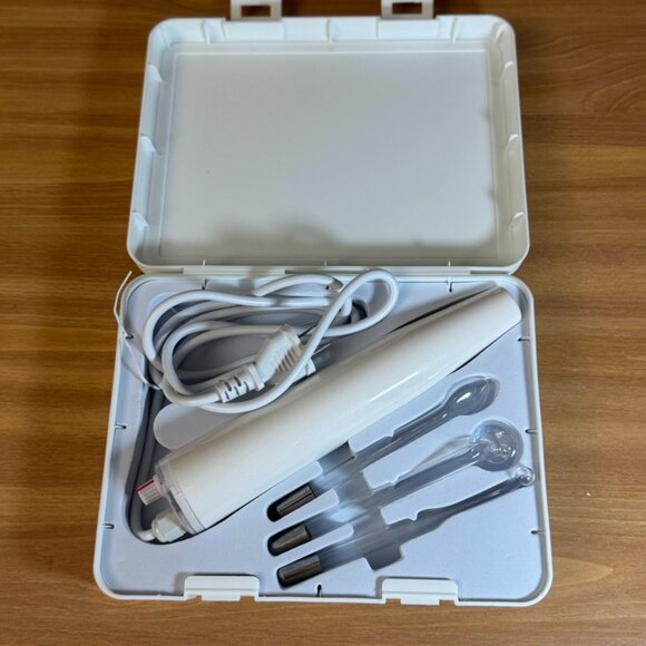 Stacked Skincare High-Frequency Acne + Inflammation Reducing Kit Device - Picture 3 of 5